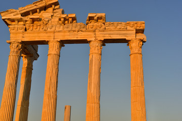Fototapeta premium Temple of Apollo with a beautiful sunset background, in Side, Antalya, Turkey.