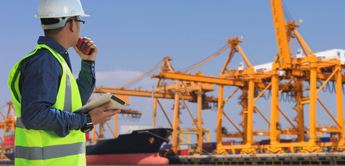 Port shed with staff check crane