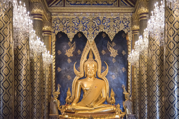 Buddha Chinarat at Wat Phra Sri Mahathat Phitsanulok.The temple is famous for its gold-covered...