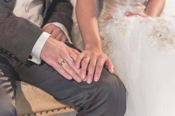 Ehepaar bei Trauungszeremonie