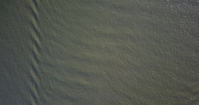 Schiffe auf dem Rhein aus der Luft