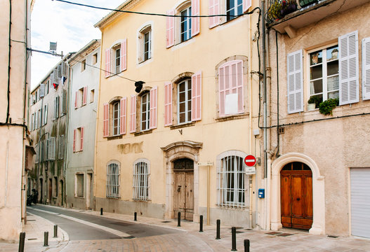 Fototapeta View of a little narrow street in the town of Brignoles in Provence, south of France