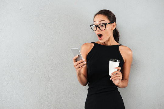 Portrait of a surprised amazed businesswoman - Powered by Adobe