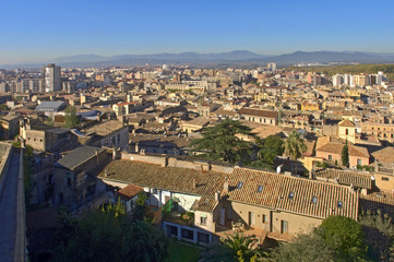 Girona Ciudad vistas de la ciudad y la catedral desde la muralla construida por los romanos y ampliado en la &eacute;poca medieval