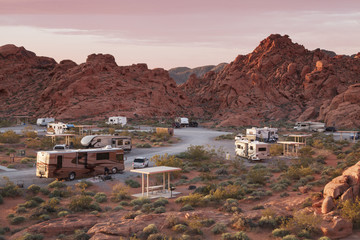 Abendstimmung am Atlatl Rock Campground im Valley of Fire, Campen mit dem Wohnmobil