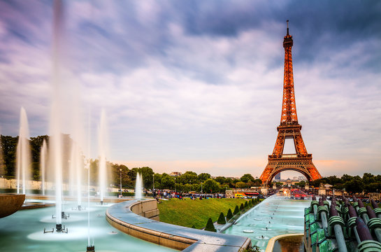 France, Ile-de-France, Paris, Tour Eiffel, Invalides, Trocadero Fountains, Eiffel Tower