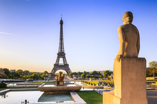 France, Ile-de-France, Paris, Tour Eiffel, Invalides, Trocadero Fountains, Eiffel Tower