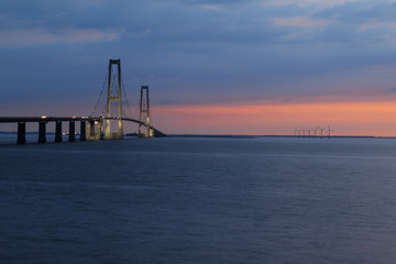 Fototapeta na wymiar Storebæltsbroen bridge during sunset