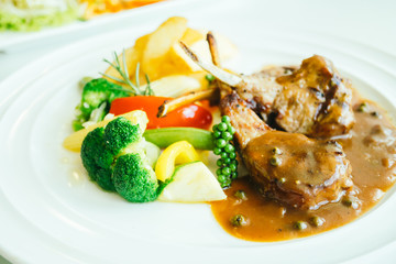 Grilled lamb chops