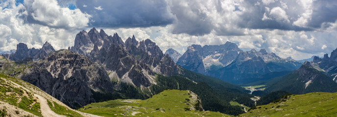 Blick von Auronzo- H&uuml;tte nach S&uuml;den
