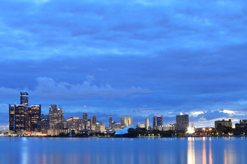 Fototapeta premium Detroit Skyline from Belle Isle at night