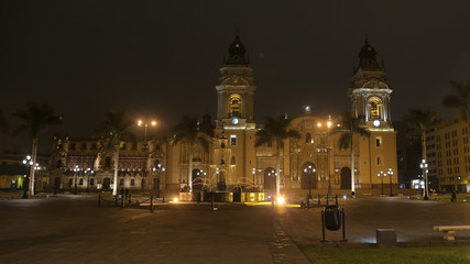 Fototapeta na wymiar Basílica Catedral de Lima y Palacio Arzobispal, Plaza Mayor, Perú