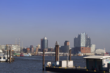 Obraz premium Panoramic view of Harbor City Hamburg with elbphilharmonic concert hall