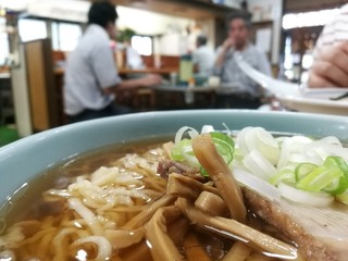 支那蕎麦の中から