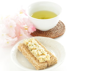 Fototapeta na wymiar Japanese food, rice cracker Senbei and green tea