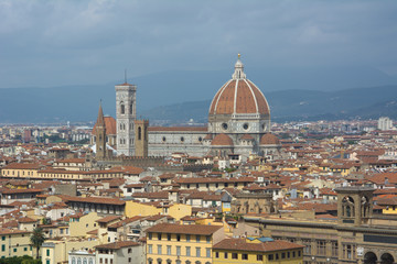 Fototapeta na wymiar view on the dome of Santa Maria del Fiore church and old town in Florence 