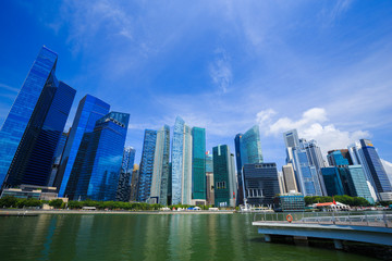 Fototapeta na wymiar central business district building of Singapore city with blue sky