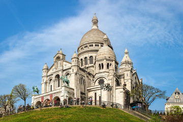 Fototapeta na wymiar Paris, France - April 17, 2015: View of Basilique Du Sacre Coeur in Monmartre