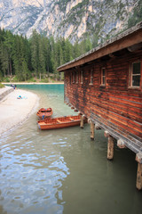 baita sul lago di Braies - Dolomiti