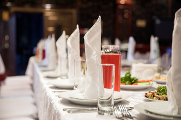table setting in restaurant 