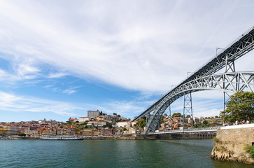 Naklejka premium Dom Luis I Brücke