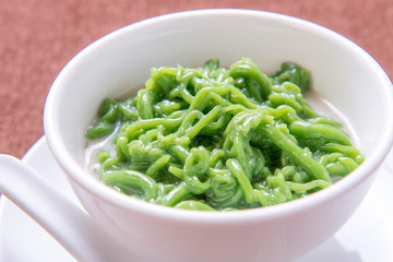  Thai dessert green flour with coconut milk