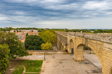 Fototapeta na wymiar Aqueduc Saint Clément de Montpellier, Hérault en Occitanie, France