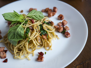 Spaghetti bacon with dried chili