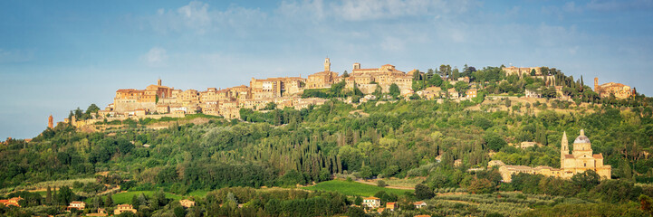 Fototapeta na wymiar Panoramic view of the medieval village of Montepulciano, Tuscany, Italy