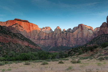 Sonnenaufgang am Altar of Sacrifice im Zion National Park