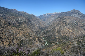 Fototapeta na wymiar Mountain landscape in Kings Canyon National Park, California, USA
