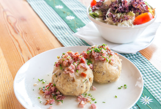 Tiroler Speckkn&ouml;del