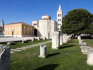 Fototapeta na wymiar archaeological monuments in the old town of Zadar, Croatia