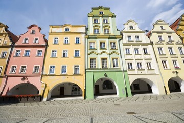 Obraz premium Colorful tenements on the market square of the Old Town of Jelenia Gora, Poland