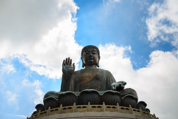 Tian Tan buddha statue with sunshine