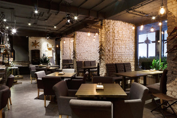 Intérieur du restaurant confortable, style loft