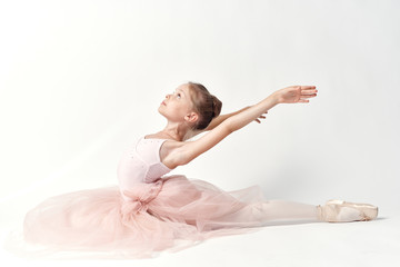 girl ballerina © SHOTPRIME STUDIO
