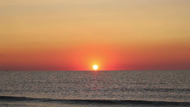 Clear shot about a whimsical sunrise.