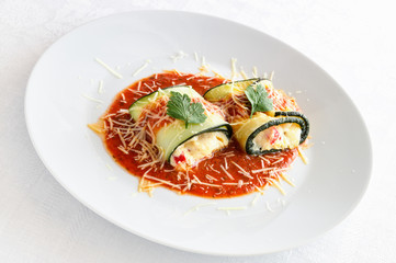 zucchini stuffed with ricotta and bell peppers