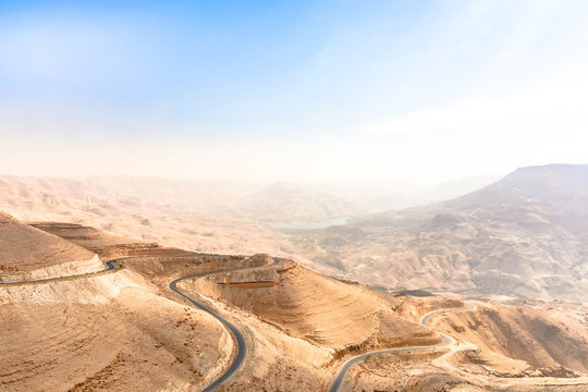 Jordanien, Amman Gouvernement, Um Al-Rasas Sub-District, Das Wadi Mujib (Wadi Mudschib) ist eine Schlucht im Bergland Jordaniens östlich des Toten Meeres
