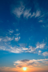 Obraz premium Beautiful colors of clouds at sunset.