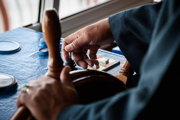 Ägypten, Aswan Gouvernement, Markaz Deraw, Rückfahrt flussabwärts wieder zurück. Schiffskapitän seit 25 Jahren Kapitän