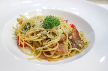  bacon spaghetti dish