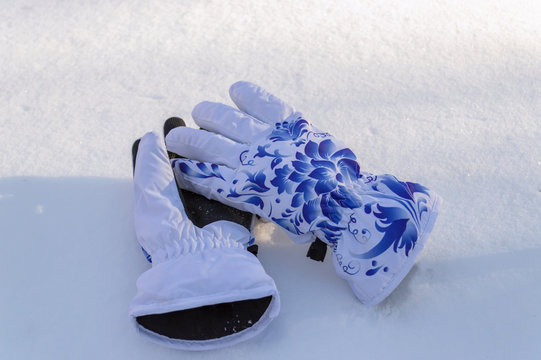 winter sport woman gloves