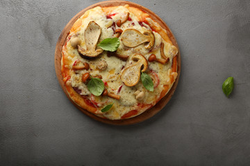  Mushrooms mix pizza