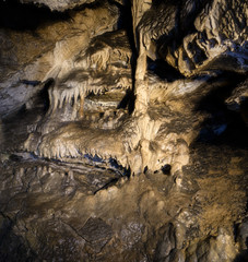 Steinstrukturen in der Tropfsteinhöhle