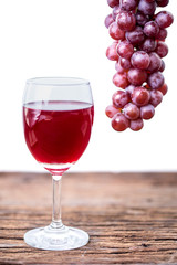 Grape juice with ripe grapes