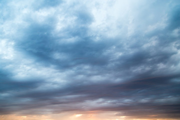 Obraz premium Clouds at sunset as background