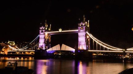Fototapeta na wymiar Tower Bridge Long Exposure