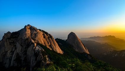 Obraz na płótnie Canvas Baegundae highest mountains in the morning Bukhansan in seoul,south Korea,national park